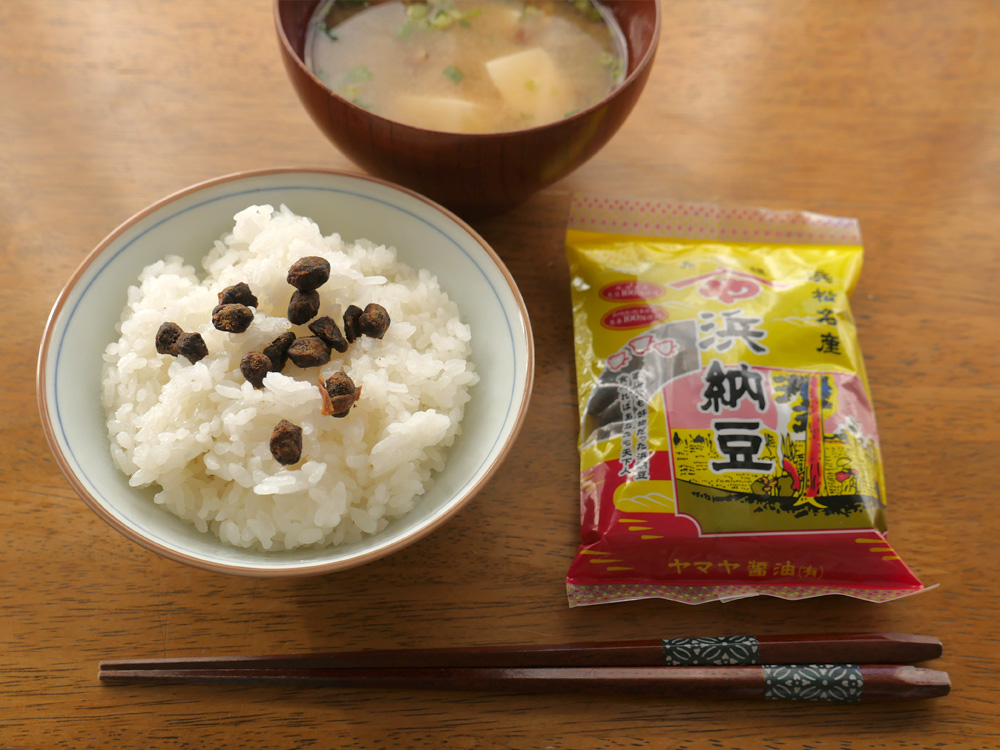 Traditional Japanese Hamanatto served on steamed rice
